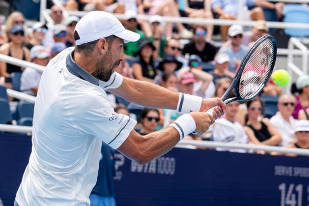 August 15, 2026, Mason, Ohio, U.S: Novak Djokovic (SRB) hits a two-handed backhand during SaturdayÃ¢â‚¬â ¢s second round of the Cincinnati Open at the Lindner Family Tennis Center , Mason, Oh. Mason U.S - ZUMAs304 20260815_zaf_s304_104 Copyright: xScottxStuartx