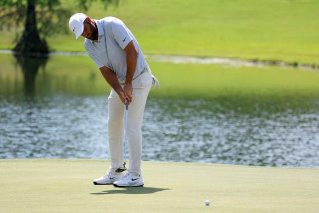 MEMPHIS, TN - AUGUST 15: Scottie Scheffler of the United States putts on the No. 9 green during the third round of the FedEx St. Jude Championship, August 15, 2026, at TPC Southwind in Memphis, Tennessee. (Photo by Matthew Maxey Icon Sportswire) GOLF: AUG 15 PGA, Golf Herren FedEx St. Jude Championship EDITORIAL USE ONLY Icon260815065
