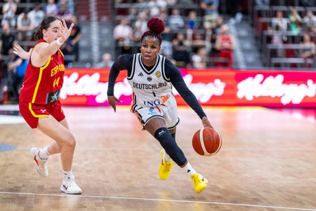 Basketball Ludwigsburg 15.08.2026 DBB Frauen Nationalmannschaft 2026 Testspiel Deutschland (GER) vs Spanien (ESP) Alexis Peterson-Smalls (Deutschland, No.01) Peterson Iyana Martin (Spanien, No.44) *** Basketball Ludwigsburg, August 15, 2026; DBB Women s National Team 2026; Friendly Match: Germany (GER) vs. Spain (ESP); Alexis Peterson Smalls (Germany, No. 01); Iyana Martin (Spain, No. 44)