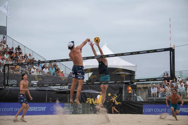 August 15, 2026, Manhattan Beach, California, USA: TROY FIELD spikes a ball past ANDY BENESH during their first match on day two at the Manhattan Beach Open. Manhattan Beach USA - ZUMAl183 20260815_znp_l183_022 Copyright: xJasenxLaksx