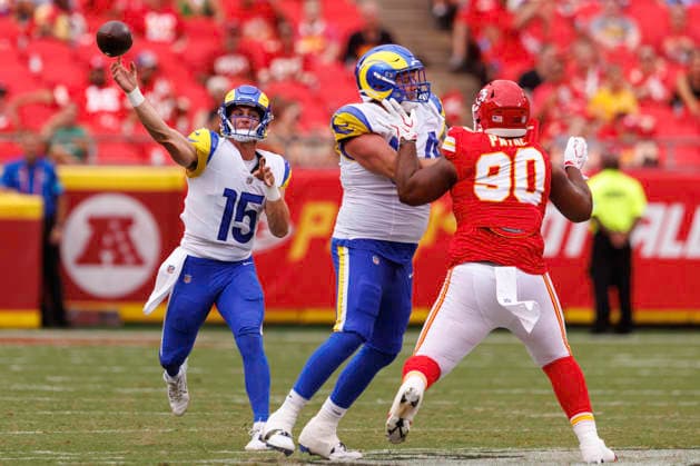KANSAS CITY, MO - AUGUST 15: Los Angeles Rams quarterback Ty Simpson (15) passes the ball during the second half against the Kansas City Chiefs on August 15th at Arrowhead Stadium in Kansas City, Missouri. (Photo by William Purnell Icon Sportswire) NFL, American Football Herren, USA AUG 15 Rams at Chiefs EDITORIAL USE ONLY Icon2026081502397