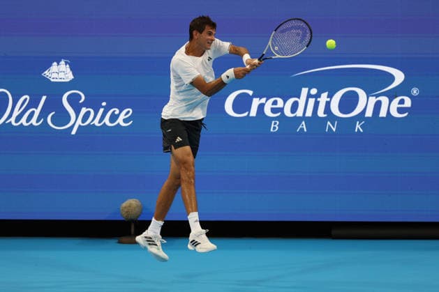 August 15, 2026, Mason, Oh, USA: Cincinnati Open Tennis 2026 - Denis Shapovalov hits a ball against Rafael Jodar . ZUMAPress Mason USA - ZUMAn24_ 20260815_zaf_n24_259 Copyright: xWallyxNellx