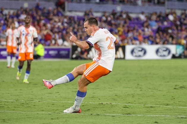 August 15, 2026, Orlando, Florida, USA: FC Cincinnati midfield PAVEL BUCHA (20) scores a goal during the first half against Orlando City SC. Orlando City SC hosted FC Cincinnati in a MLS, Fussball Herren, USA match at Inter.Co Stadium in Orlando, FL. Orlando USA - ZUMAm299 20260815_znp_m299_048 Copyright: xTaylorxMcFeex