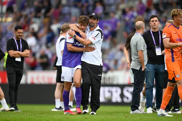 2. Bundesliga 26 27 - VfL Osnabrück - 1. FC Magdeburg am 15.08.2026 an der Bremer Brücke in Osnabrück Robin Fabinski (Osnabrueck) und Co-Trainer Ferydoon Zandi (Osnabrueck) nach der Niederlage *** 2. Bundesliga, Matchday 26, VfL Osnabrück 1, FC Magdeburg on August 15, 2026, at Bremer Brücke in Osnabrück. Robin Fabinski (Osnabrück) and assistant coach Ferydoon Zandi (Osnabrück) after the loss MT
