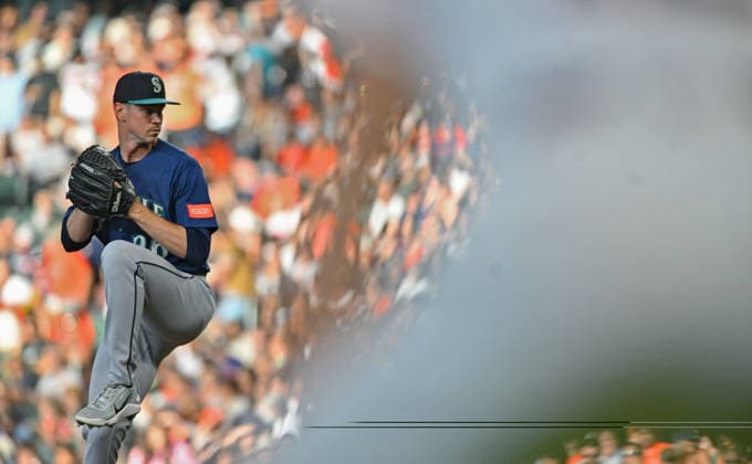 August 15, 2026: Seattle Mariners pitcher Emerson Hancock prepares to deliver a pitch during the second inning of a MLB, Baseball Herren, USA game against the Houston Astros at Daikin Park in Houston, TX. Austin McAfee CSM Houston USA - ZUMAc04_ 20260815_zma_c04_125 Copyright: xAustinxMcafeex