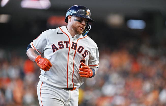 August 15, 2026: Houston Astros catcher Christian Vazquez rounds third base after hitting a home run during the second inning of a MLB, Baseball Herren, USA game against the Seattle Mariners at Daikin Park in Houston, TX. Austin McAfee CSM Houston USA - ZUMAc04_ 20260815_zma_c04_134 Copyright: xAustinxMcafeex