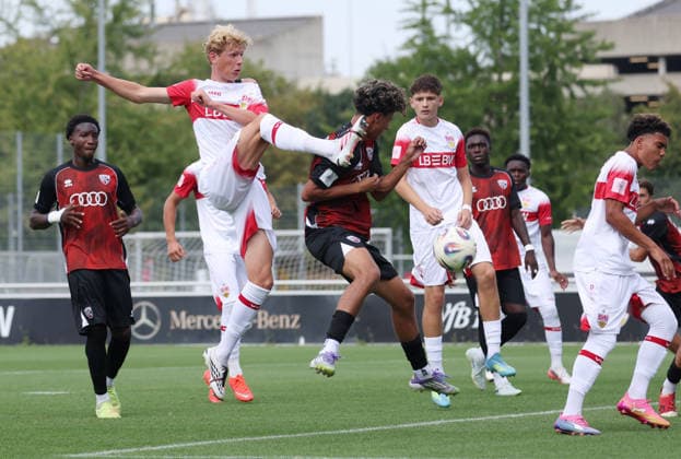 2026.08.15, Deutschland, Stuttgart Fußball U19 VfB Stuttgart vs. FC Ingolstadt 04, v.l. Jona Reichardt (VfB), Malik Kaydin (Ingolstadt) *** August 15, 2026, Germany, Stuttgart, U19 Soccer: VfB Stuttgart vs. FC Ingolstadt 04; from left: Jona Reichardt (VfB), Malik Kaydin (Ingolstadt)
