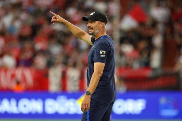 15.08.2026, GER, Fussball, Herren, 3. Liga , Saison 2026 2027, Fortuna Düsseldorf - TSG Hoffenheim II Stefan Kleineheismann (TSG II) gestikuliert, Gestik *** 15 08 2026, GER, Soccer, Gentlemen, 3 League , Season 2026 2027, Fortuna Dusseldorf TSG Hoffenheim II Stefan Kleineheismann TSG II gestures, Gesture Copyright: xSvenxHanischx