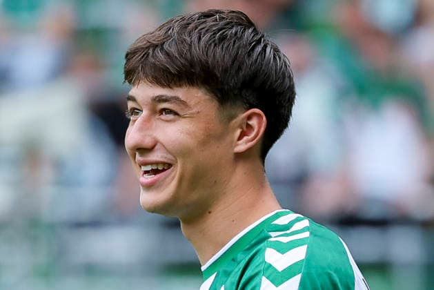 Patrice Covic of Werder Bremen smiles during the friendly match between Werder Bremen and AJ Auxerre at the Weserstadion on August 15, 2026, in Bremen, Germany Photo by Marco Steinbrenner DeFodi Images Patrice Covic of Werder Bremen smiles during the friendly match between Werder Bremen and AJ Auxerre at the Weserstadion on August 15, 2026, in Bremen, Germany Photo by Marco Steinbrenner DeFodi Images Photo by Marco Steinbrenner DeFodi Images