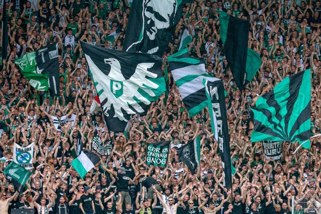 15.08.2026, xsscx, Fußball 3. Liga, Preußen Münster - FC Ingolstadt 04, 2. Spieltag, LVM-Preußenstadion, Saison 2026 2027: Fans von Preußen Münster feuern ihre Mannschaft an DFB regulations prohibit any use of photographs as image sequences and or quasi-video. Nordrhein-Westfalen Deutschland *** August 15, 2026, xsscx, Soccer 3rd Division, Preußen Münster vs. FC Ingolstadt 04, Matchday 2, LVM Preußenstadion, 2026–2027 Season. Preußen Münster fans cheer on their team. DFB regulations prohibit any use of photographs as image sequences and or quasi-video. North Rhine-Westphalia, Germany