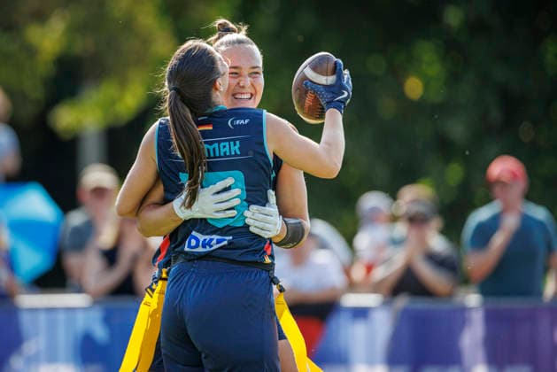 Placement Game for 1st - 8th Place Bracket Austria (AUT) vs. Germany (GER), Day 4 Women at IFAF Flag Football Championships Düsseldorf 2026, 16.08.2026 Duesseldorf, Germany - Aug. 16, 2026: Nora Cermak (GER 18) and Carla Charlotte Törner (GER 14)during the Placement Game for 1st - 8th Place Bracket Match between Austria (AUT) vs. Germany (GER) on fourth day of the Women IFAF Flag Football World Championships at the Bezirkssportanlage Duesseldorf Garath *** Placement Game for 1st–8th Place Bracket: Austria (AUT) vs. Germany (GER), Day 4, Women’s Division at the IFAF Flag Football Championships Düsseldorf 2026, August 16, 2026, Düsseldorf, Germany, Aug. 16, 2026 Nora Cermak (GER), 18, and Carla Charlotte Törner (GER), 14, during the placement game for 1st–8th place in the bracket between Austria (AUT) and Germany (GER) on the fourth day of the Women’s IFAF Flag Football World Championships at the Bezirkssportanlage Düsseldorf Garath Copyright: xBEAUTIFULxSPORTS B.Hoffmannx