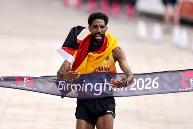 Sport Bilder des Tages 2026 European Athletics Championships, Alexander Stadium, Birmingham, England 16 8 2026 Men s Marathon Germany s Amanal Petros crosses the finish line to win the race Amanal Petros crosses the finish line to win the race 16 8 2026  Copyright: xx 0S9A9071