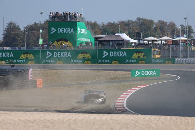 Nürburg, Deutschland 15.- 16. August 2026: Porsche Sixt Carrera Cup Deutschland - 2026 - Nürburgring - Sonntag Rennen 2 Im Bild: Maxim Marczak (POL 96) rollt nach einem Unfall aus Nürburgring Rheinland-Pfalz *** Nürburg, Germany, August 15–16, 2026 Porsche Sixt Carrera Cup Germany 2026 Nürburgring Sunday Race 2 Pictured: Maxim Marczak (POL) 96 rolls off the track after a crash at the Nürburgring, Rhineland-Palatinate Copyright: xFotostandx xFWMEDIAx