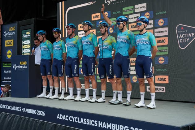 Deutschland: Hamburg - Buxtehude: ADAC Cyclassics 2026 (1.UWT), UCI Worldtour, Männer Elite, Eintages Radrennen: Teampraesentation in Buxtehude: XDS Astana Team (WT) *** Germany, Hamburg, Buxtehude, ADAC Cyclassics 2026, 1 UWT, UCI World Tour, Men s Elite, One-Day Cycling Race, Team Presentation in Buxtehude, XDS Astana Team WT Copyright: xStefanxTrochax