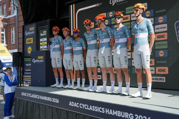 Deutschland: Hamburg - Buxtehude: ADAC Cyclassics 2026 (1.UWT), UCI Worldtour, Männer Elite, Eintages Radrennen: Teampraesentation in Buxtehude: Team Netcompany INEOS (WT) *** Germany, Hamburg, Buxtehude, ADAC Cyclassics 2026, 1 UWT, UCI World Tour, Men s Elite, One-Day Cycling Race, Team Presentation in Buxtehude, Team Netcompany INEOS WT Copyright: xStefanxTrochax