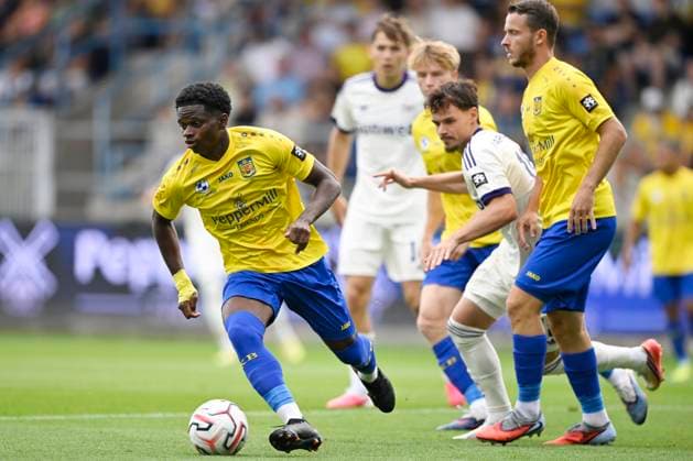 SK Beveren v RSC Anderlecht - Jupiler Pro League BEVEREN, BELGIUM - AUGUST 16 : Lokesa Chris Emmanuel forward of SK Beveren in action during the Jupiler Pro League match between SK Beveren and RSC Anderlecht on August 16, 2026 in Beveren, Belgium, 16 08 2026 Beveren Belgium  Copyright: xNicoxVereeckenx
