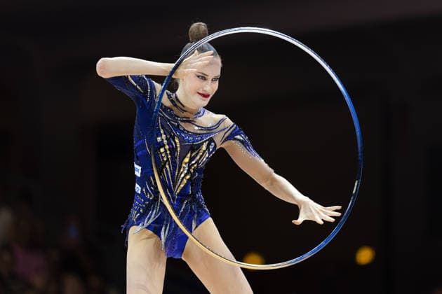 Weltmeisterschaft der Rhythmischen Sportgymnastik Darja Varfolomeev (Deutschland) während ihrer Übung mit dem Reifen. Weltmeisterschaft der Rhythmischen Sportgymnastik vom 11. bis zum 16. August in der Festhalle in Frankfurt am Main. Einzelfinale., Frankfurt am Main Hessen Deutschland Festhalle *** World Rhythmic Gymnastics Championships: Darja Varfolomeev of Germany during her hoop routine. World Rhythmic Gymnastics Championships, August 11–16, at the Festhalle in Frankfurt am Main. Individual finals, Frankfurt am Main, Hesse, Germany. Festhalle