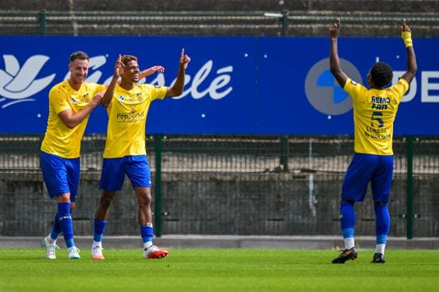 Beveren s Yoni Gomis celebrates after scoring during a soccer match between SK Beveren and Royal Sporting Club Anderlecht, Sunday 16 August 2026 in Beveren, on day 2 of the 2026-2027 Jupiler Pro League first division of the Belgian championship. DAVIDxPINTENS  x183518102x