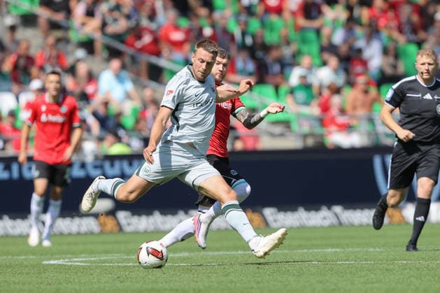 16.08.2026, xtgx, Fussball 2. Bundesliga, Hannover 96 - VfL Wolfsburg, v.l. Hauke Wahl (Wolfsburg, 6), Marcel Hartel (Hannover, 10) Zweikampf, Duell, Kampf, tackle (DFL DFB REGULATIONS PROHIBIT ANY USE OF PHOTOGRAPHS as IMAGE SEQUENCES and or QUASI-VIDEO) Hannover *** August 16, 2026, xtgx, Soccer 2. Bundesliga, Hannover 96 vs. VfL Wolfsburg, from left: Hauke Wahl (Wolfsburg), 6, Marcel Hartel, Hannover, 10, tackle, duel, battle, DFL and DFB regulations prohibit any use of photographs as image sequences and or quasi-video, Hannover