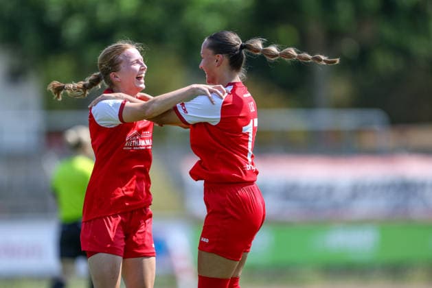 GER, Worms, Wormatia Worms vs SV Eutingen, DFB, DFB Pokal der Frauen, Fussball, Spielzeit 2026 2027, EWR-Arena, Play-offs im Bild: Jana Rinderknecht (SV Eutingen 16) schießt das Tor, Jubel und Freude, Emotionen im DFB Pokal Playoffs DFB DFL REGULATIONS PROHIBIT ANY USE OF PHOTOGRAPHS AS IMAGE SEQUENCES AND OR QUASI-VIDEO, 16.08.2026 *** GER, Worms, Wormatia Worms vs. SV Eutingen, DFB, DFB Women s Cup, Soccer, 2026–2027 Season, EWR Arena, Playoffs in Pictures: Jana Rinderknecht (SV Eutingen 16) scores the goal, celebration and joy, emotions in the DFB Cup playoffs. DFB DFL REGULATIONS PROHIBIT ANY USE OF PHOTOGRAPHS AS IMAGE SEQUENCES AND OR QUASI-VIDEO, August 16, 2026 Copyright: HMBxMedia HendrikxHamelau