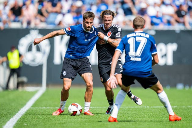 16.08.2026 - Fußball, 2026 2027, 2. Bundesliga, 2. Spieltag, DSC Arminia Bielefeld - FC Energie Cottbus: (L-R) Joel Grodowski (Bielefeld), Henry Rorig (Cottbus), Arne Sicker (Bielefeld) DFL REGULATIONS PROHIBIT ANY USE OF PHOTOGRAPHS AS IMAGE SEQUENCES AND OR QUASI-VIDEO. *** August 16, 2026 Soccer, 2026–2027, 2. Bundesliga, Matchday 2, DSC Arminia Bielefeld vs. FC Energie Cottbus; Referees: Joel Grodowski (Bielefeld), Henry Rorig (Cottbus), Arne Sicker (Bielefeld). DFL regulations prohibit any use of photographs as image sequences and or quasi-video.