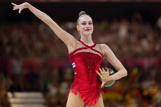 Weltmeisterschaft der Rhythmischen Sportgymnastik Darja Varfolomeev (Deutschland) wird Weltmeisterin mit dem Ball. Weltmeisterschaft der Rhythmischen Sportgymnastik vom 11. bis zum 16. August in der Festhalle in Frankfurt am Main. Einzelfinale., Frankfurt am Main Hessen Deutschland Festhalle *** Rhythmic Gymnastics World Championships: Darja Varfolomeev of Germany Wins World Title in the Ball Event Rhythmic Gymnastics World Championships, August 11–16 at the Festhalle in Frankfurt am Main Individual Finals, Frankfurt am Main, Hesse, Germany, Festhalle