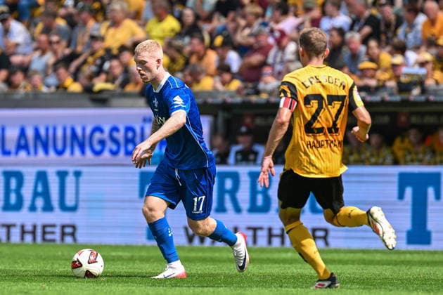 Fußball I Herren I Saison 2026-2027 I 2. Bundesliga I 2. Spieltag I SG Dynamo Dresden - SV Darmstadt 98 I 16.08.2026 Kai Klefisch (17, SV Darmstadt 98) führt den Ball, Niklas Hauptmann (27, SG Dynamo Dresden) Dresden Rudolf-Harbig-Stadion (Lennestr. 12) Sachsen Deutschland *** Soccer I Men s I 2026–2027 Season I 2. Bundesliga I Matchday 2 I SG Dynamo Dresden vs. SV Darmstadt 98 I August 16, 2026 Kai Klefisch 17, SV Darmstadt 98 has possession, Niklas Hauptmann 27, SG Dynamo Dresden, Rudolf Harbig Stadium, Lennestr. 12, Dresden, Saxony, Germany Copyright: xLobeca InesxHähnelx
