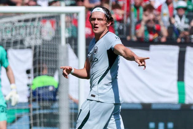 Fabian Reese (VfL Wolfsburg) gestikuliert waehrend des Spiels der 2. Bundesliga zwischen Hannover 96 und VfL Wolfsburg, Heinz von Heiden Arena am 16. August 2026 in Hannover, Deutschland. (Foto von Marco Steinbrenner DeFodi Images) +++ Fabian Reese (VfL Wolfsburg) gestures during the 2nd Bundesliga match between Hannover 96 and VfL Wolfsburg at Heinz von Heiden Arena on August 16, 2026 in Hanover, Germany. (Photo by Marco Steinbrenner DeFodi Images) DFB DFL REGULATIONS PROHIBIT ANY USE OF PHOTOGRAPHS AS IMAGE SEQUENCES AND OR QUASI-VIDEO. (Photo by Marco Steinbrenner DeFodi Images) - *** Fabian Reese of VfL Wolfsburg gestures during the 2. Bundesliga match between Hannover 96 and VfL Wolfsburg, Heinz von Heiden Arena on August 16, 2026, in Hanover, Germany. Photo by Marco Steinbrenner, DeFodi Images. Fabian Reese of VfL Wolfsburg gestures during the 2. Bundesliga match between Hannover 96 and VfL Wolfsburg at Heinz von Heiden Arena on August 16, 2026 in Hanover, Germany. Photo by Marco Steinbrenner, DeFodi Images. DFB and DFL regulations prohibit any use of photographs as image sequences and or quasi-video. Photo by Marco Steinbrenner, DeFodi Images.