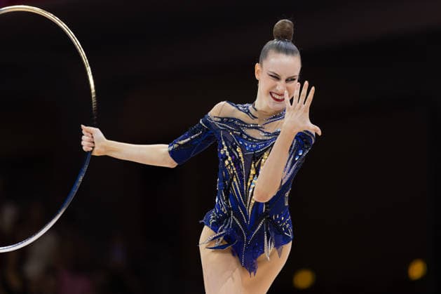 Weltmeisterschaft der Rhythmischen Sportgymnastik Darja Varfolomeev (Deutschland) während ihrer Übung mit dem Reifen. Weltmeisterschaft der Rhythmischen Sportgymnastik vom 11. bis zum 16. August in der Festhalle in Frankfurt am Main. Einzelfinale., Frankfurt am Main Hessen Deutschland Festhalle *** World Rhythmic Gymnastics Championships: Darja Varfolomeev of Germany during her hoop routine. World Rhythmic Gymnastics Championships, August 11–16, at the Festhalle in Frankfurt am Main. Individual Finals, Frankfurt am Main, Hesse, Germany, Festhalle