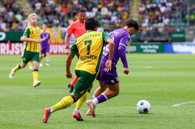 THE HAGUE, NETHERLANDS - AUGUST 16: Thom van Bergen of FC Groningen scoring the 0-1 during the Dutch Eredivisie match between ADO Den Haag and FC Groningen at Bingoal stadion on August 16, 2026 in The Hague, Netherlands.  Copyright: xMTB MBxMediax