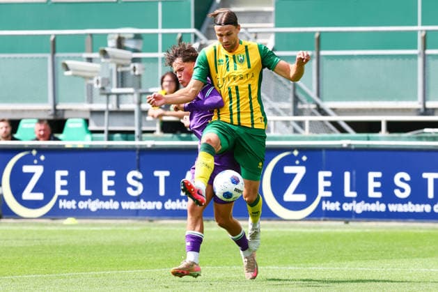 THE HAGUE, NETHERLANDS - AUGUST 16: Thom van Bergen of FC Groningen, Pascal Mulder of ADO Den Haag during the Dutch Eredivisie match between ADO Den Haag and FC Groningen at Bingoal stadion on August 16, 2026 in The Hague, Netherlands.  Copyright: xMTB MBxMediax