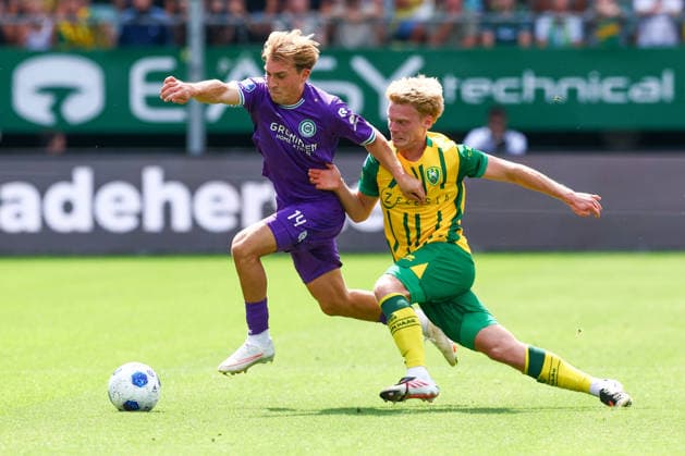 THE HAGUE, NETHERLANDS - AUGUST 16: Jorg Schreuders of FC Groningen, Jan Zamburek of ADO Den Haag during the Dutch Eredivisie match between ADO Den Haag and FC Groningen at Bingoal stadion on August 16, 2026 in The Hague, Netherlands.  Copyright: xMTB MBxMediax