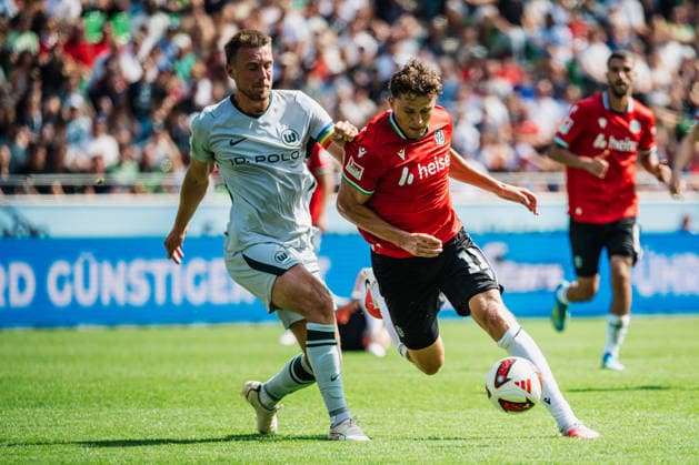 2. Bundesliga: Hannover 96 vs. VfL Wolfsburg, 16.08.2026 Hauke Wahl (VfL Wolfsburg, 6) gegen Benedikt Pichler (Hannover 96, 11) Zweikampf; Fußball, 2. Bundesliga, 2. Spieltag: Hannover 96 vs. VfL Wolfsburg am 16.08.2026 in der Heinz von Heiden Arena, Hannover DFL REGULATIONS PROHIBIT ANY USE OF PHOTOGRAPHS AS IMAGE SEQUENCES AND OR QUASI-VIDEO. *** 2. Bundesliga: Hannover 96 vs. VfL Wolfsburg, August 16, 2026; Hauke Wahl (VfL Wolfsburg), No. 6, vs. Benedikt Pichler (Hannover 96), No. 11; tackle; soccer; 2. Bundesliga; Matchday 2: Hannover 96 vs. VfL Wolfsburg on August 16, 2026, at the Heinz von Heiden Arena, Hannover. DFL regulations prohibit any use of photographs as image sequences and or quasi-video. Copyright: xBEAUTIFULxSPORTS Tonhäuserx