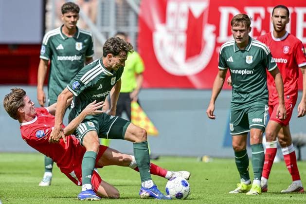 ENSCHEDE , 16-08-2026 , Stadium Grolsch Veste , season 2026 2027 , Dutch Eredivisie football , match between FC Twente and PEC Zwolle , picture shows FC Twente player Daan Rots and PEC Zwolle player Tobias Sommer Twente - PEC  x205775369x Copyright: