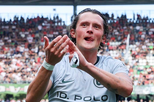 Fabian Reese (VfL Wolfsburg) jubelt waehrend des Spiels der 2. Bundesliga zwischen Hannover 96 und VfL Wolfsburg, Heinz von Heiden Arena am 16. August 2026 in Hannover, Deutschland. (Foto von Marco Steinbrenner DeFodi Images) +++ Fabian Reese (VfL Wolfsburg) cheers during the 2nd Bundesliga match between Hannover 96 and VfL Wolfsburg at Heinz von Heiden Arena on August 16, 2026 in Hanover, Germany. (Photo by Marco Steinbrenner DeFodi Images) DFB DFL REGULATIONS PROHIBIT ANY USE OF PHOTOGRAPHS AS IMAGE SEQUENCES AND OR QUASI-VIDEO. (Photo by Marco Steinbrenner DeFodi Images) - *** Fabian Reese of VfL Wolfsburg celebrates during the 2. Bundesliga match between Hannover 96 and VfL Wolfsburg, Heinz von Heiden Arena on August 16, 2026, in Hanover, Germany. Photo by Marco Steinbrenner, DeFodi Images. Fabian Reese of VfL Wolfsburg cheers during the 2nd Bundesliga match between Hannover 96 and VfL Wolfsburg at Heinz von Heiden Arena on August 16, 2026 in Hanover, Germany. Photo by Marco Steinbrenner, DeFodi Images. DFB and DFL regulations prohibit any use of photographs as image sequences and or quasi-video. Photo by Marco Steinbrenner, DeFodi Images.
