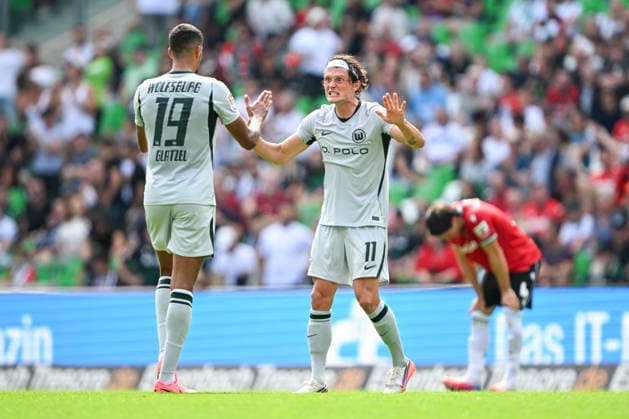 2. Bundesliga - Hannover 96 - VfL Wolfsburg am 16.08.2026 in der HDI Arena in Hannover Fabian Reese (Wolfsburg) jubelt nach dem Sieg, *** 2. Bundesliga: Hannover 96 vs. VfL Wolfsburg on August 16, 2026, at the HDI Arena in Hannover. Fabian Reese of Wolfsburg celebrates after the victory, MT