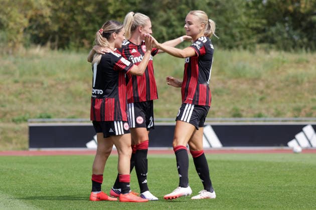 16.08.2026, xgrfx, Fussball Testspiel Frauen , OL Lyonnes - Eintracht Frankfurt v.l. Tor, Ereleta Memeti zum 1:2 (Eintracht Frankfurt) (DFL DFB REGULATIONS PROHIBIT ANY USE OF PHOTOGRAPHS as IMAGE SEQUENCES and or QUASI-VIDEO) Herzogenaurach *** August 16, 2026, xgrfx, Women s Soccer Friendly Match, OL Lyonnes vs. Eintracht Frankfurt, goal, Ereleta Memeti scores the 1–2, Eintracht Frankfurt. DFL and DFB regulations prohibit any use of photographs as image sequences and or quasi-video. Herzogenaurach
