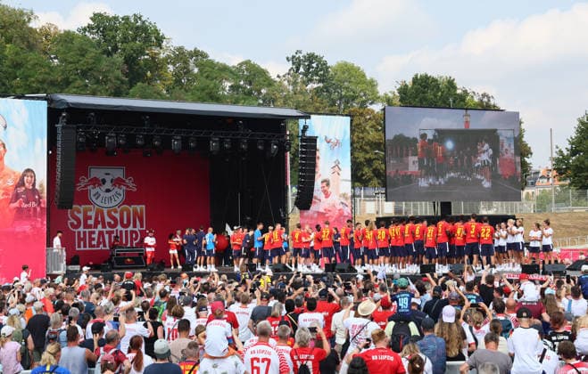 RB Leipzig Ð Saisoneroeffnung Bundesliga Leipzig, 16.08.2026, Festwiese vor der Red Bull Arena, Fussball, 1.Bundesliga, RB Leipzig, Saisoneröffnung , Im Bild: Season Heat Up 2026. Bühne. Vorstellung der Mannschaften. , Nur zur redaktionellen Nutzung. Only editorial use. , *** RB Leipzig – Bundesliga Season Opener, Leipzig, August 16, 2026, Festwiese in front of the Red Bull Arena, Soccer, Bundesliga 1, RB Leipzig, Season Opener, Pictured: Season Heat Up 2026 stage, team presentation, For editorial use only, Picture Point