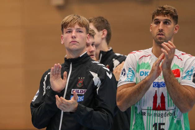 16.08.2026, xgox, Handball - Wartburg Cup SC Magdeburg - SG Flensburg-Handewitt emspor, v.l. Noah Hensen (Magdeburg, 5) enttaeuscht, schaut enttaeuscht, niedergeschlagen, disappointed Eisenach *** August 16, 2026, xgox, Handball Wartburg Cup: SC Magdeburg vs. SG Flensburg Handewitt, emspor; from left: Noah Hensen (Magdeburg), 5, looking disappointed, dejected, disappointed (Eisenach)