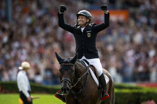 260816 Michael Jung of Germany with horse fischerChipmunk celebrates in the Eventing Show Jumping Final during day 6 of the 2026 FEI World Championships on August 16, 2026 in Aachen. Photo: Emma Wallskog BILDBYRAN kod EW EW0687 ridsport equestrian rid-vm 2026 2026 fei world championships bbeng ridsport-vm fälttävlan eventing jubel *** August 16, 2026: Michael Jung of Germany, riding his horse fischerChipmunk, celebrates in the Eventing Show Jumping Final on Day 6 of the 2026 FEI World Championships on August 16, 2026 in Aachen. Photo by Emma Wallskog, BILDBYRAN, code EW EW0687. equestrian sports, riding, 2026 World Championships, 2026 FEI World Championships, BBENG, equestrian sports, World Championships, eventing, celebration  Copyright: EMMAxWALLSKOG BB260816EW039