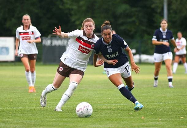 16.08.2026, xcex, GER, Hamburg, Adolf-Jaeger-Kampfbahn, Frauenfussball, Regionalliga, 2. Frauen-Bundesliga, DFB-Pokal Frauen, Saison 2026 2027, Playoffs, FC St. Pauli - SV Meppen, Nina Woitzik (FCSP) gegen Genesis Castrellon (SVM) DFL regulations prohibit any use of photographs as image sequences and or quasi-video *** August 16, 2026, xcex, GER, Hamburg, Adolf Jaeger Kampfbahn, Women s Soccer, Regionalliga, Women s 2nd Bundesliga, DFB Women s Cup, 2026–2027 Season, Playoffs, FC St. Pauli vs. SV Meppen, Nina Woitzik, FCSP vs. Genesis Castrellon, SVM. DFL regulations prohibit any use of photographs as image sequences and or quasi-video.