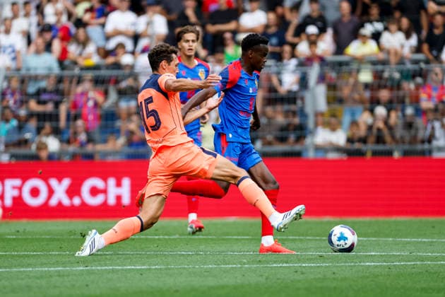 Andreas Christensen FC Barcelona, Barca 15) und Metinho (FC Basel, 05) im Zweikampf , Schweiz, Fussball, Testspiel, 2026 2027, FC Basel vs. FC Barcelona, 16.08.2026, Basel Sankt Jakob Park Schweiz *** Andreas Christensen (FC Barcelona, 15) and Metinho (FC Basel, 05) in a tackle, Switzerland, soccer, friendly match, 2026–2027, FC Basel vs. FC Barcelona, August 16, 2026, St. Jakob Park, Basel, Switzerland Copyright: xGrantxHubbsx