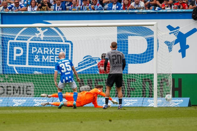 Nicht im Bild: Andreas Voglsammer (Rostock) trifft hier gegen Jan Niemann (Waldhof) zum 1:2 Anschluss; GER, FC Hansa Rostock vs. SV Waldhof Mannheim, Fußball, Männer, 3.Liga, 02.Spieltag, Spielzeit 2026 2027, 16.08.2026 Rostock Ostseestadion Mecklenburg - Vorpommern Deutschland *** Not pictured: Andreas Voglsammer; Rostock scores here against Jan Niemann and Waldhof to make it 1–2; GER, FC Hansa Rostock vs. SV Waldhof Mannheim, Soccer, Men, 3rd Division, Matchday 2, 2026–2027 season, August 16, 2026, Rostock Ostseestadion, Mecklenburg-Western Pomerania, Germany