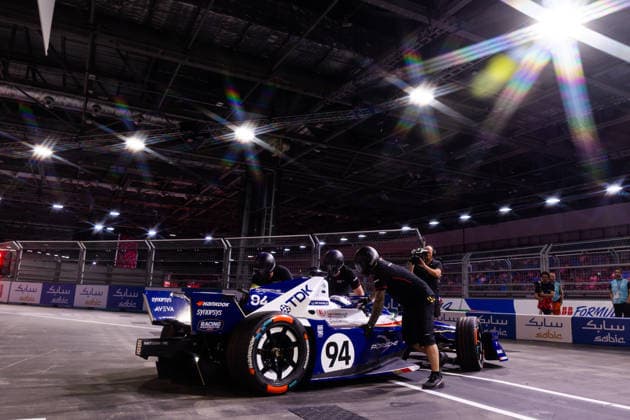 2026 FORMULA E LONDON ePRIX 94 WEHRLEIN Pascal (ger), Porsche Formula E Team, Porsche 99X Electric, action during the London ePrix, 16th and 17th round of the 2025-26 ABB FIA Formula E World Championship, WM, Weltmeisterschaft on the ExCel London Circuit from August 14 to 16, 2026 in London, United Kingdom - LondonUnited Kingdom  Copyright: xDamienxDoumerguex