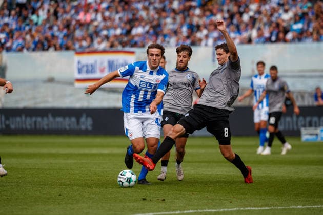 links Benno Dietze (Rostock) gegen Maximilian Thalhammer (Waldhof) ; GER, FC Hansa Rostock vs. SV Waldhof Mannheim, Fußball, Männer, 3.Liga, 02.Spieltag, Spielzeit 2026 2027, 16.08.2026 Rostock Ostseestadion Mecklenburg - Vorpommern Deutschland *** Left: Benno Dietze (Rostock) vs. Maximilian Thalhammer (Waldhof), FC Hansa Rostock vs. SV Waldhof Mannheim, Soccer, Men, 3rd Division, Matchday 2, 2026–2027 Season, August 16, 2026, Rostock Ostseestadion, Mecklenburg-Western Pomerania, Germany