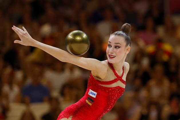 Darja Varfolomeev (GER) mit dem Ball im Finale Ball bei der Rhythmischen Sportgymnastik-Weltmeisterschaft 2026 in Frankfurt am Main, Deutschland, am 16. August 2026. Varfolomeev gewinnt Gold. Darja Varfolomeev (GER) with the ball during the ball final at the Rhythmic gymnastics, Rhythmische Sportgymnastik, RSG World Championships 2026 in Frankfurt am Main, Germany, on August 16, 2026. Varfolomeev wins gold. *** Darja Varfolomeev (GER) with the ball in the ball final at the 2026 Rhythmic Gymnastics World Championships in Frankfurt am Main, Germany, on August 16, 2026. Varfolomeev wins gold. Darja Varfolomeev (GER) with the ball during the ball final at the 2026 Rhythmic Gymnastics World Championships in Frankfurt am Main, Germany, on August 16, 2026. Varfolomeev wins gold. Copyright: HMBxMedia xHeikoxBecker