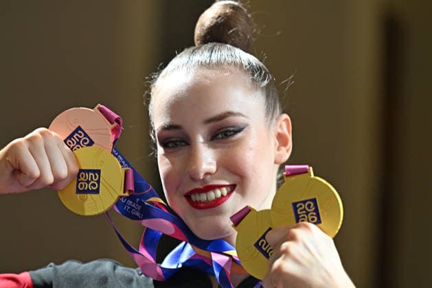16.08.2026, xhbx, Rhythmische Sportgymnastik Weltmeisterschaft 2026, v.l. Darja Varfolomeev (Deutschland) WM Medaillen, Gold, Siegerehrung Frankfurt am Main *** August 16, 2026, xhbx, 2026 Rhythmic Gymnastics World Championships, from left: Darja Varfolomeev, Germany, World Championships medals, gold, medal ceremony in Frankfurt am Main