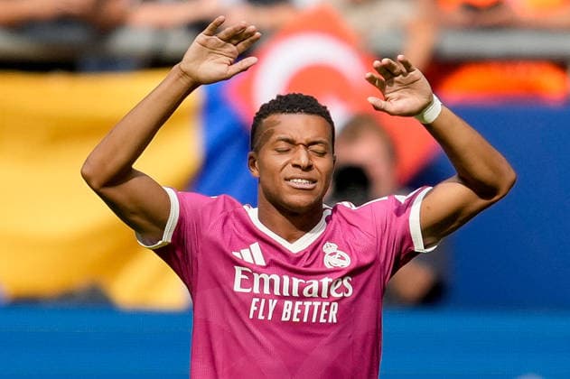 Kylian Mbappe (Real Madrid CF) gestures during the during the Pre-Season Friendly match between FC Schalke 04 and Real Madrid at Veltins Arena on August 16, 2026 in Gelsenkirchen, Germany. (Photo by Alex Gottschalk DeFodi Images) - *** Kylian Mbappé of Real Madrid CF gestures during the preseason friendly match between FC Schalke 04 and Real Madrid at Veltins Arena on August 16, 2026, in Gelsenkirchen, Germany. Photo by Alex Gottschalk, DeFodi Images