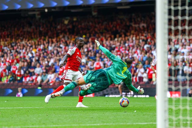 Arsenal v Manchester City, FA Community Shield Bukayo Saka (7) of Arsenal shoots towards the goal during the FA Community Shield match between Arsenal and Manchester City at Millenium Stadium, Cardiff, UK on 16 August 2026. Editorial use only DataCo restrictions apply See www.football-dataco.com , Copyright: xNigelxKeenex PSI-24687-0046