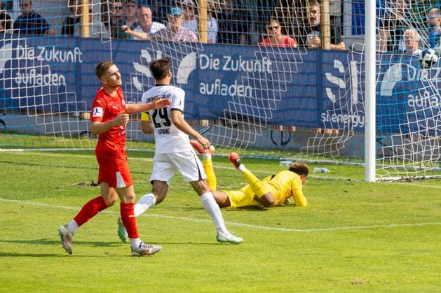 Fußball Regionalliga Südwest 2026 27, 2. Spieltag: VfR Mannheim gegen Eintracht Trier***Kein Tor von Pasqual Pander (18, Mannheim) wegen Abseits *** 2026-27 Southwest Regional Soccer League, Matchday 2: VfR Mannheim vs. Eintracht Trier***No goal by Pasqual Pander (18), Mannheim—offside Copyright: xUdoxHerrmannx
